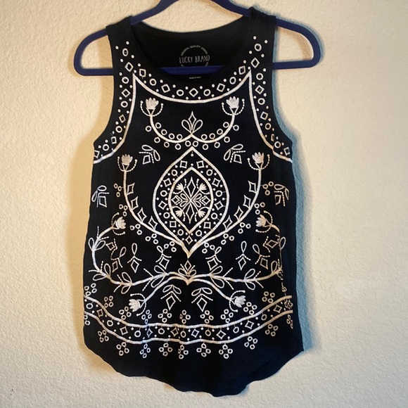 Lucky Brand Tops - Lucky Brand black white embroidery stretchy Boho Aztec floral women s tank top